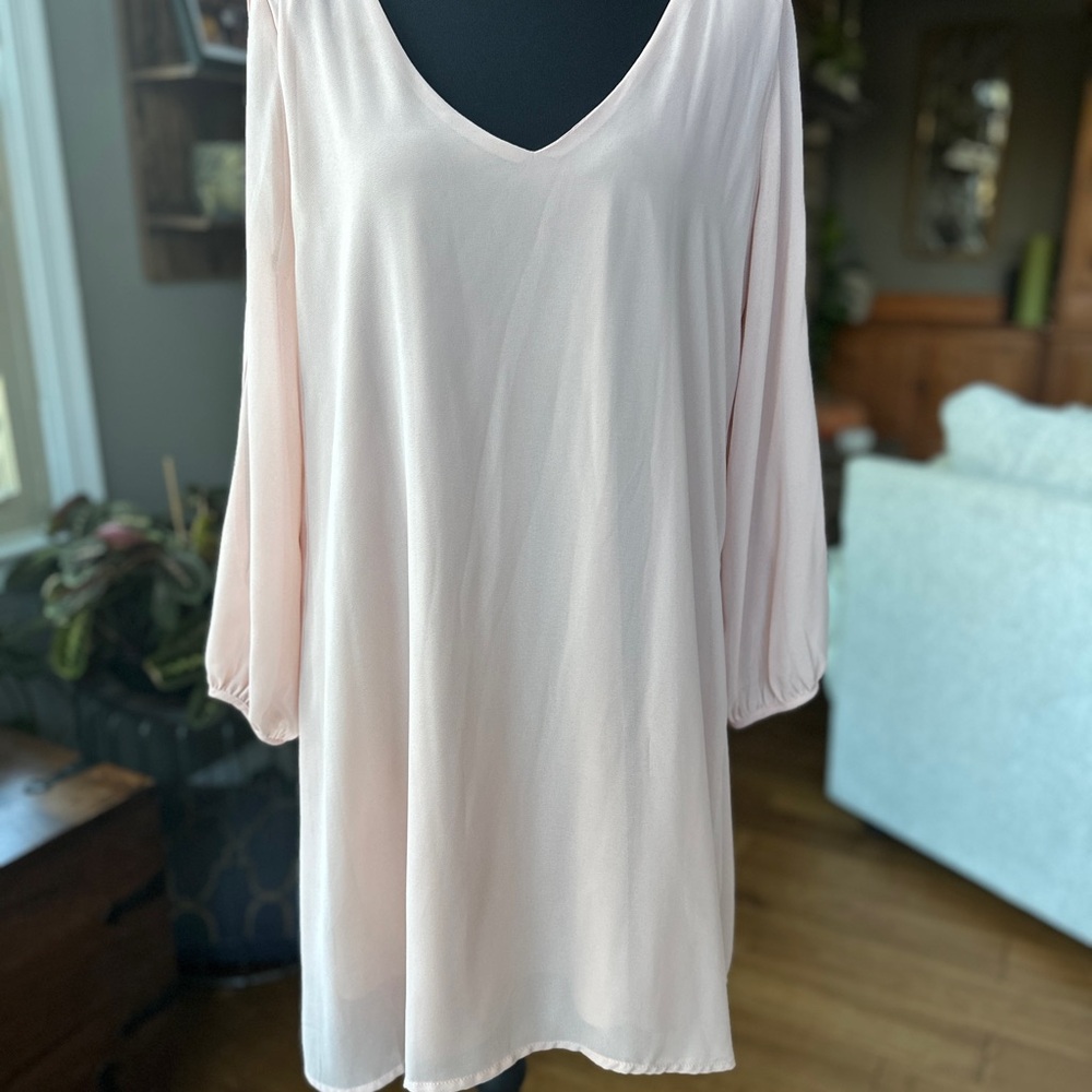 Lulu’s Blush Pink Open-Sleeve Dress
